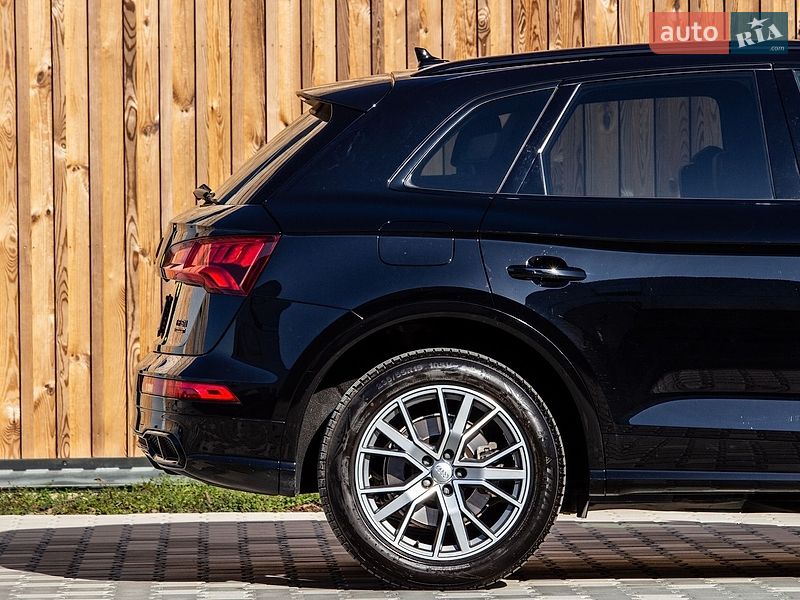 Внедорожник / Кроссовер Audi Q5 2017 в Львове