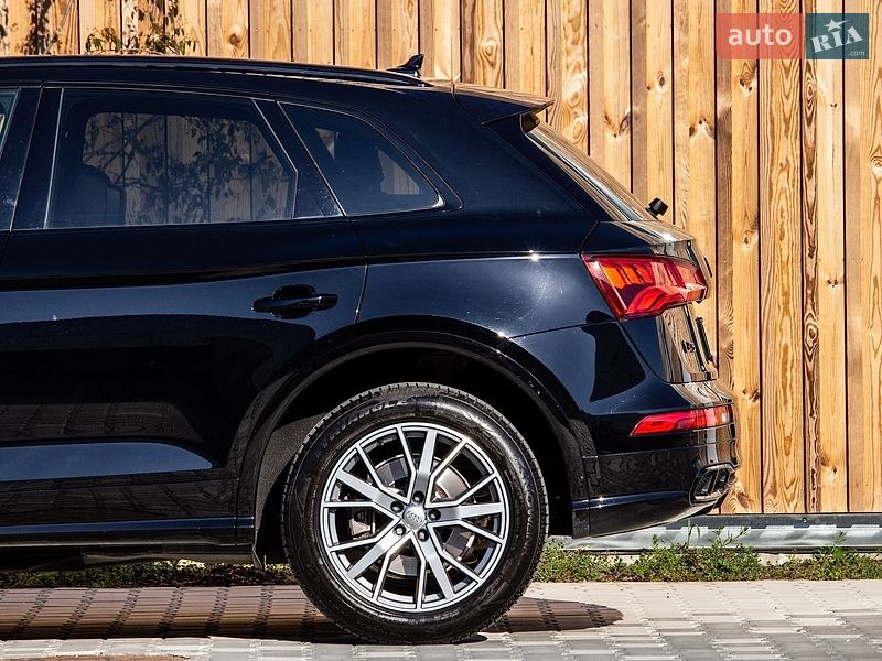 Внедорожник / Кроссовер Audi Q5 2017 в Львове