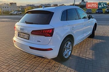 Внедорожник / Кроссовер Audi Q5 2019 в Каменец-Подольском