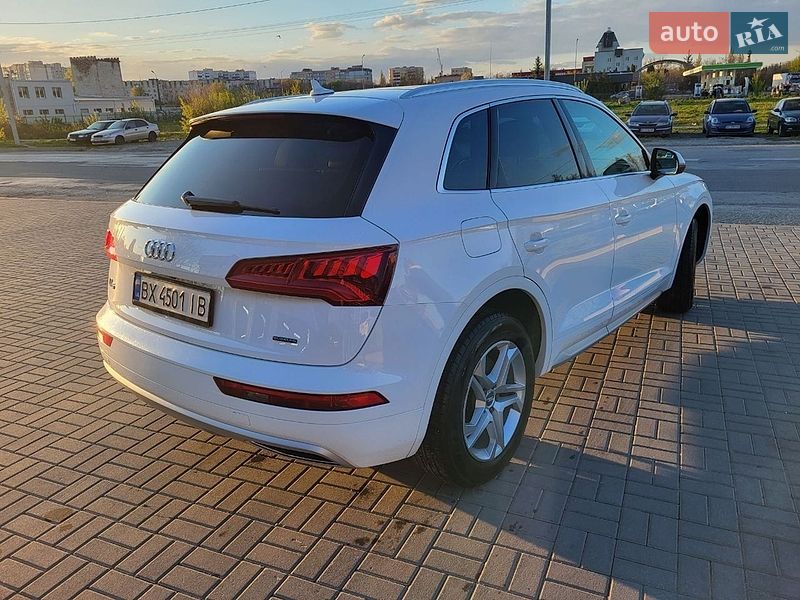 Внедорожник / Кроссовер Audi Q5 2019 в Каменец-Подольском