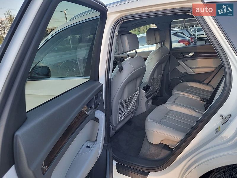 Внедорожник / Кроссовер Audi Q5 2019 в Каменец-Подольском