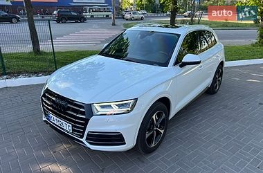 Позашляховик / Кросовер Audi Q5 2020 в Києві