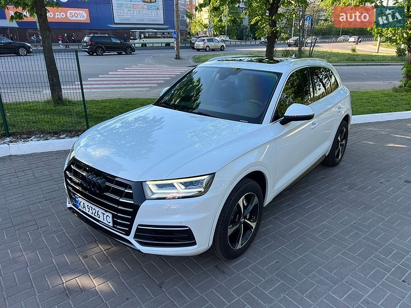 Позашляховик / Кросовер Audi Q5 2020 в Києві