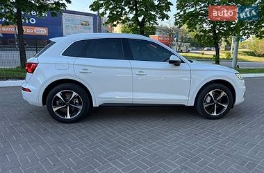 Позашляховик / Кросовер Audi Q5 2020 в Києві