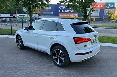 Позашляховик / Кросовер Audi Q5 2020 в Києві