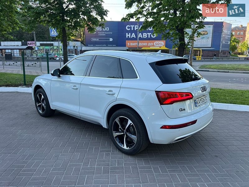 Позашляховик / Кросовер Audi Q5 2020 в Києві