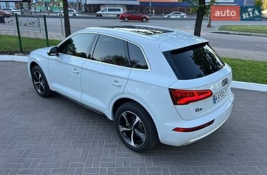 Позашляховик / Кросовер Audi Q5 2020 в Києві