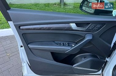 Позашляховик / Кросовер Audi Q5 2020 в Києві