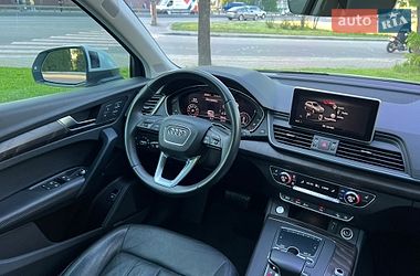 Позашляховик / Кросовер Audi Q5 2020 в Києві
