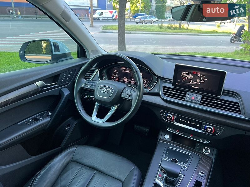Позашляховик / Кросовер Audi Q5 2020 в Києві