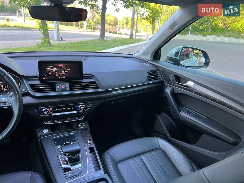 Позашляховик / Кросовер Audi Q5 2020 в Києві