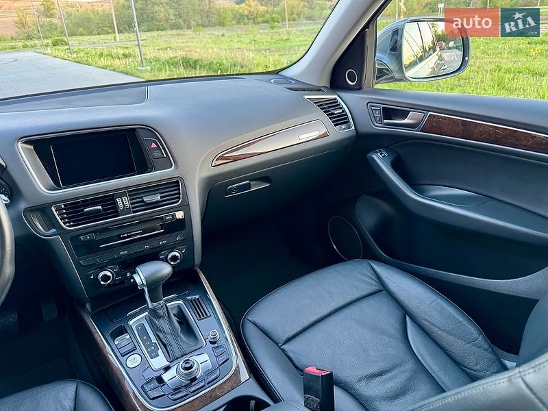 Внедорожник / Кроссовер Audi Q5 2015 в Черновцах