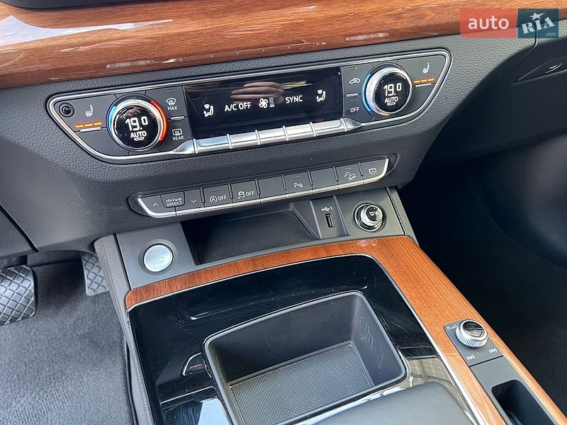 Внедорожник / Кроссовер Audi Q5 2020 в Львове