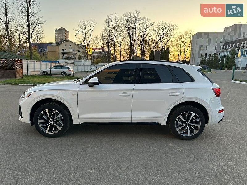 Внедорожник / Кроссовер Audi Q5 2024 в Киеве