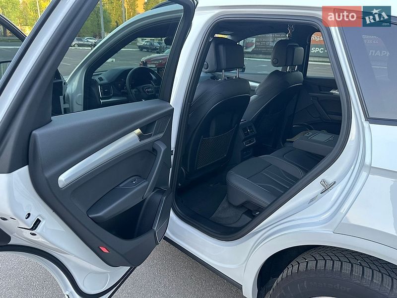Внедорожник / Кроссовер Audi Q5 2024 в Киеве