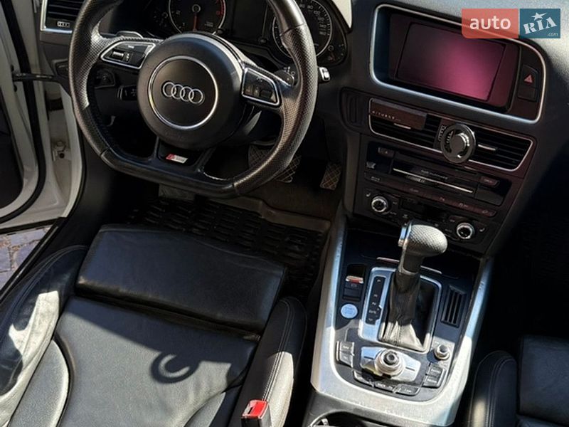 Внедорожник / Кроссовер Audi Q5 2014 в Ужгороде