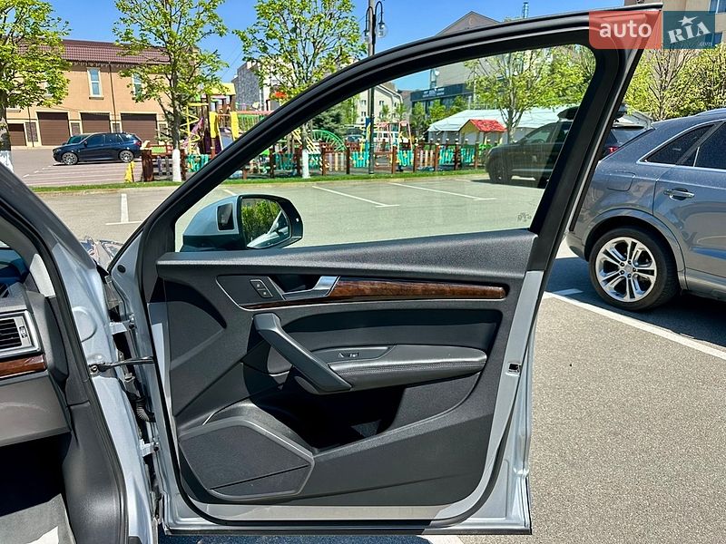 Внедорожник / Кроссовер Audi Q5 2019 в Киеве