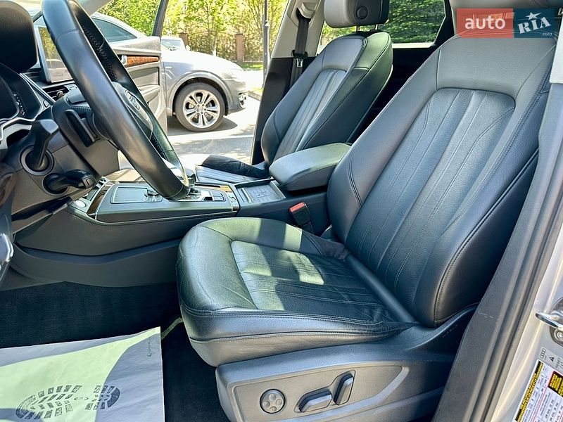 Внедорожник / Кроссовер Audi Q5 2019 в Киеве