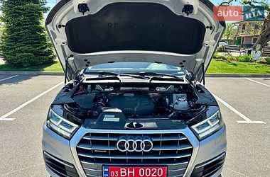 Внедорожник / Кроссовер Audi Q5 2019 в Киеве