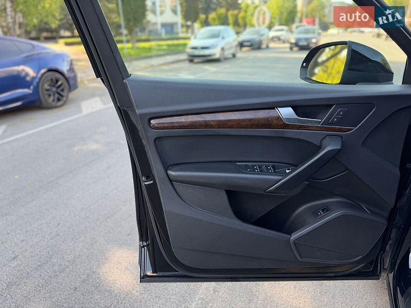 Внедорожник / Кроссовер Audi Q5 2017 в Львове