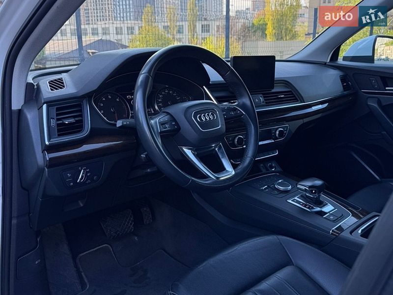 Внедорожник / Кроссовер Audi Q5 2019 в Киеве