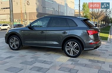 Внедорожник / Кроссовер Audi Q5 2019 в Днепре