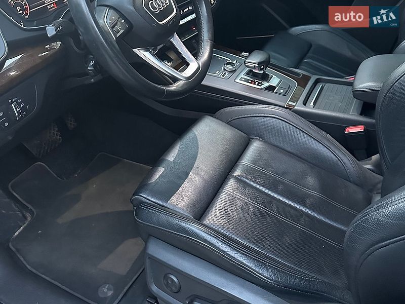 Внедорожник / Кроссовер Audi Q5 2019 в Сумах