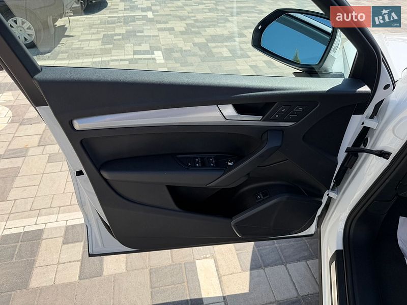 Внедорожник / Кроссовер Audi Q5 2018 в Киеве