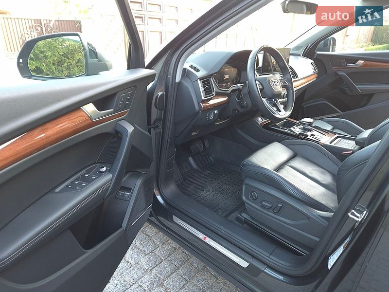 Внедорожник / Кроссовер Audi Q5 2021 в Житомире
