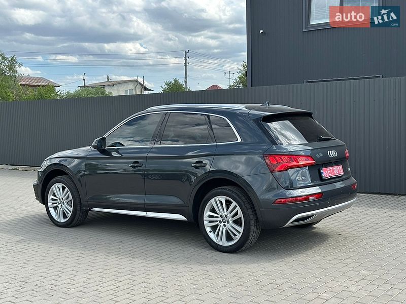 Внедорожник / Кроссовер Audi Q5 2018 в Ужгороде