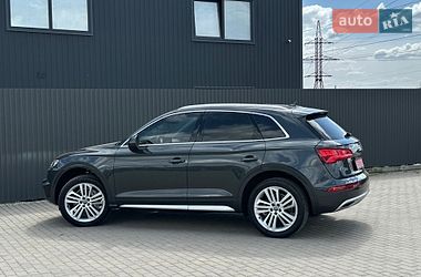 Внедорожник / Кроссовер Audi Q5 2018 в Ужгороде