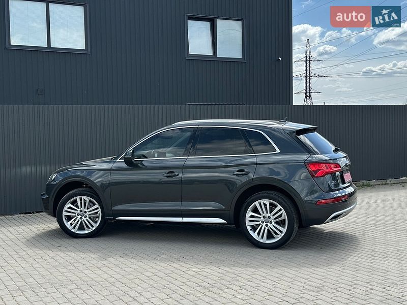Внедорожник / Кроссовер Audi Q5 2018 в Ужгороде