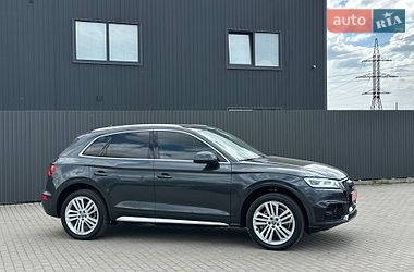 Внедорожник / Кроссовер Audi Q5 2018 в Ужгороде