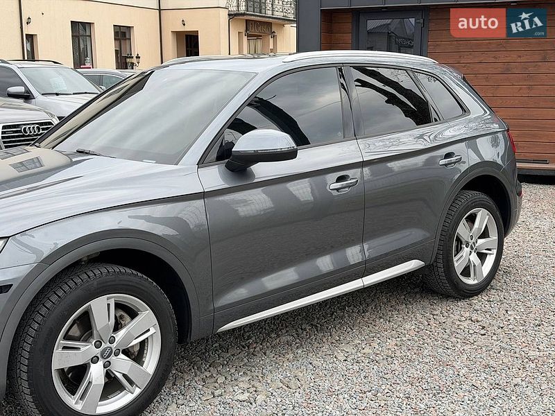 Внедорожник / Кроссовер Audi Q5 2017 в Стрые