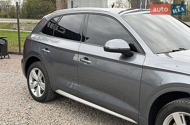 Внедорожник / Кроссовер Audi Q5 2017 в Стрые