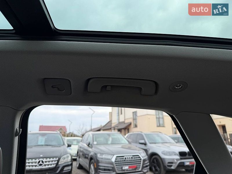 Внедорожник / Кроссовер Audi Q5 2017 в Стрые