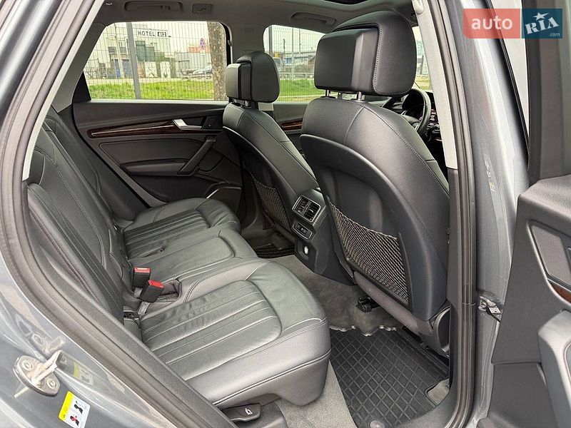 Внедорожник / Кроссовер Audi Q5 2017 в Стрые