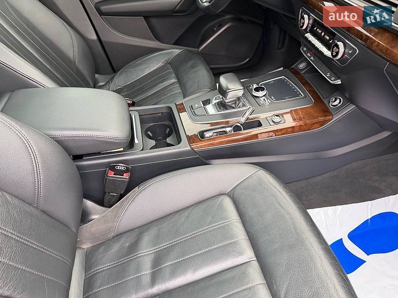 Внедорожник / Кроссовер Audi Q5 2017 в Стрые