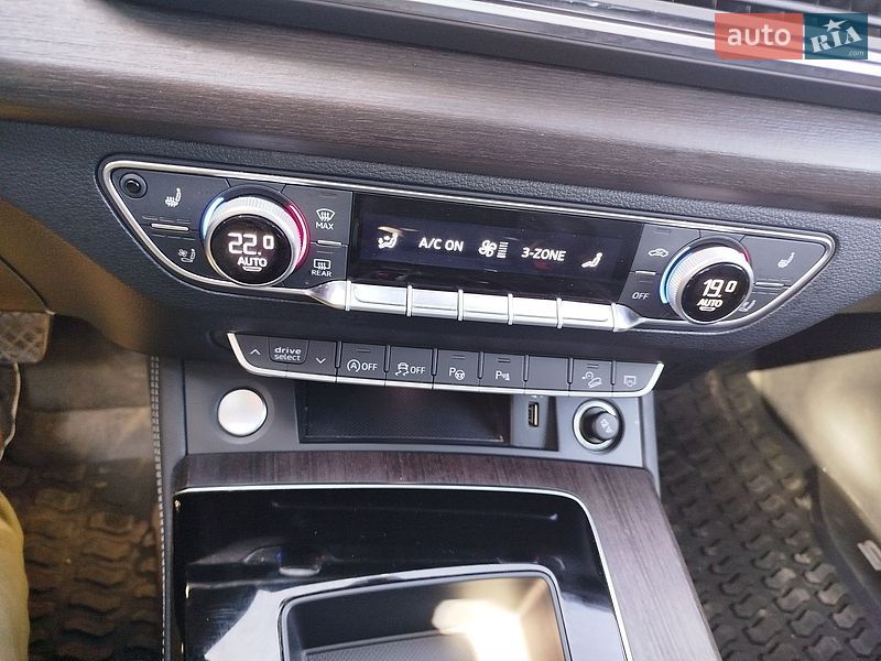 Внедорожник / Кроссовер Audi Q5 2023 в Запорожье