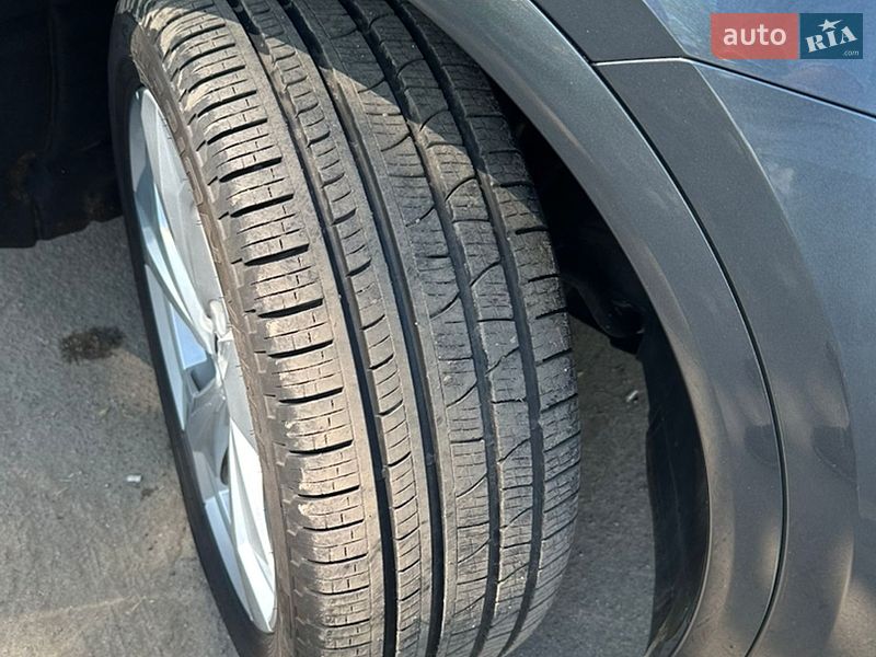 Внедорожник / Кроссовер Audi Q5 2024 в Харькове