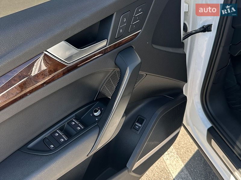 Внедорожник / Кроссовер Audi Q5 2017 в Буче