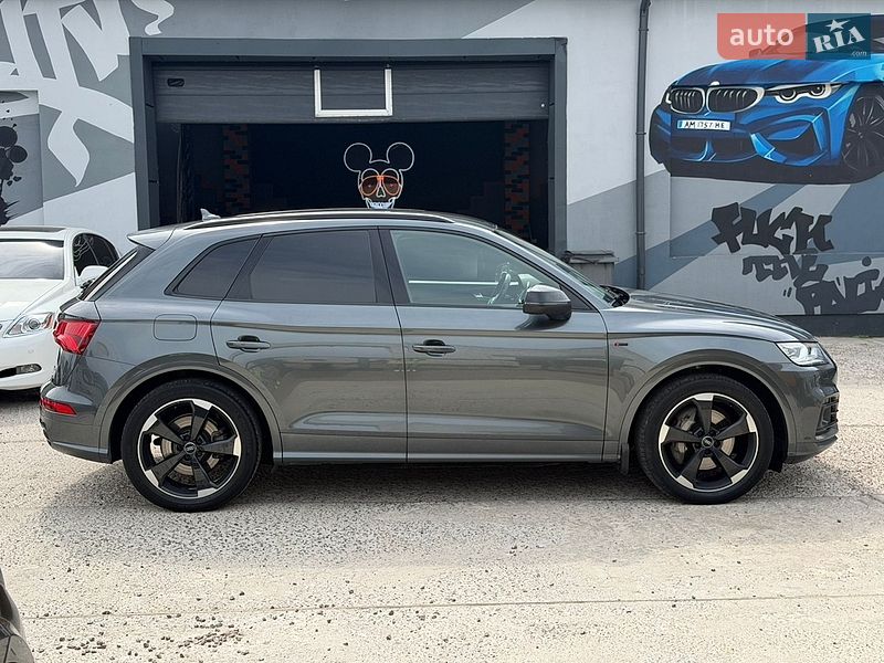 Внедорожник / Кроссовер Audi Q5 2019 в Житомире