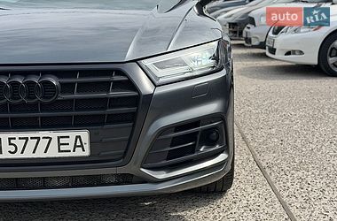 Внедорожник / Кроссовер Audi Q5 2019 в Житомире