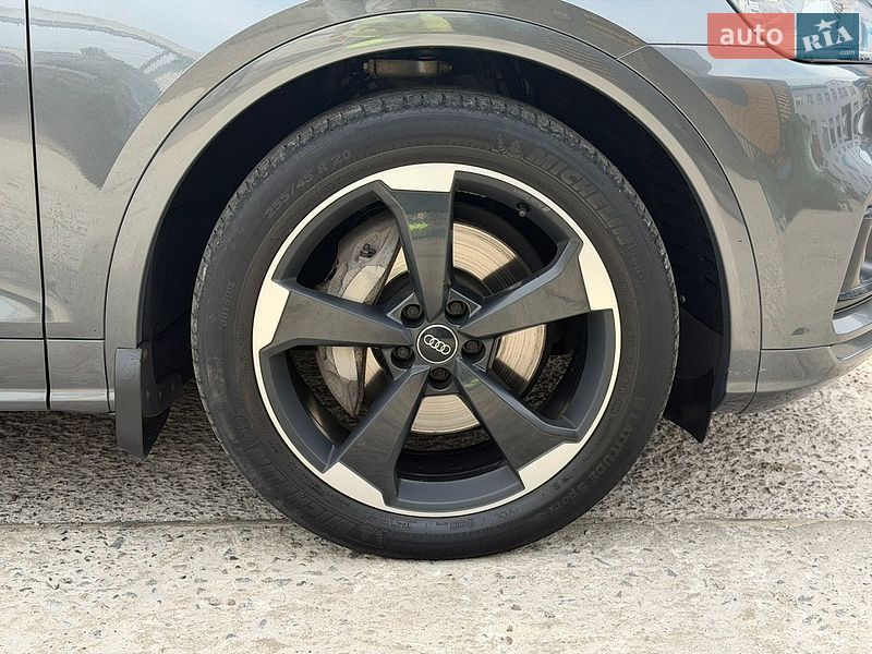 Внедорожник / Кроссовер Audi Q5 2019 в Житомире