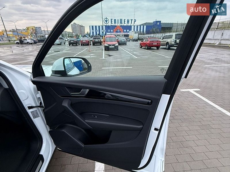 Внедорожник / Кроссовер Audi Q5 2023 в Киеве