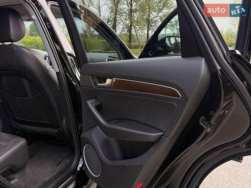 Позашляховик / Кросовер Audi Q5 2015 в Білгороді-Дністровському