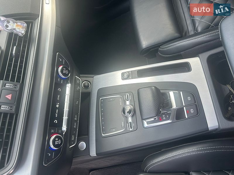 Внедорожник / Кроссовер Audi Q5 2017 в Львове