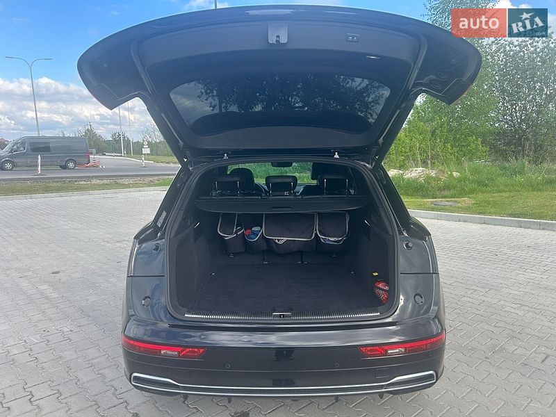 Внедорожник / Кроссовер Audi Q5 2017 в Львове