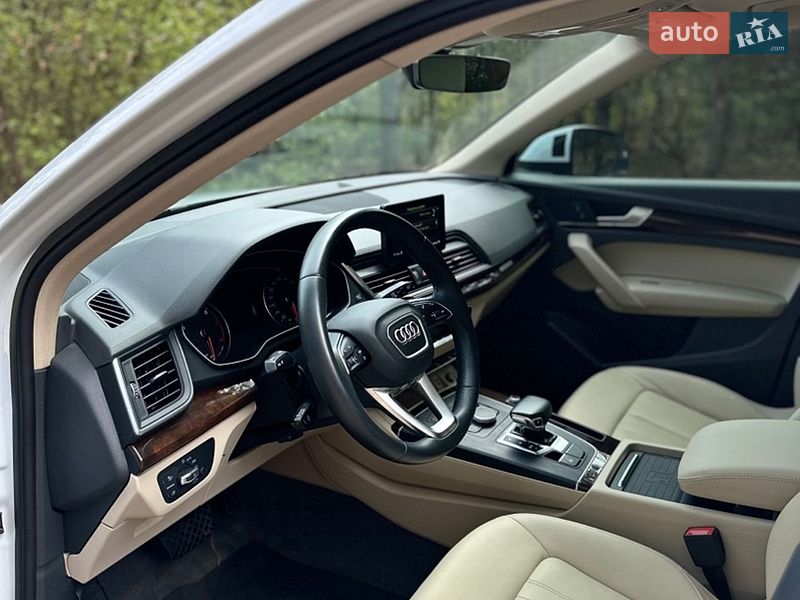 Внедорожник / Кроссовер Audi Q5 2020 в Киеве