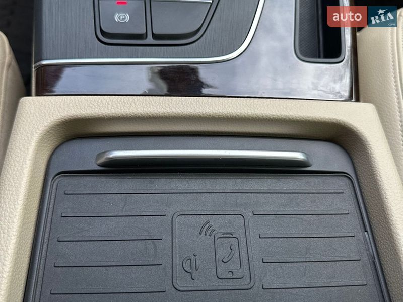 Внедорожник / Кроссовер Audi Q5 2020 в Киеве